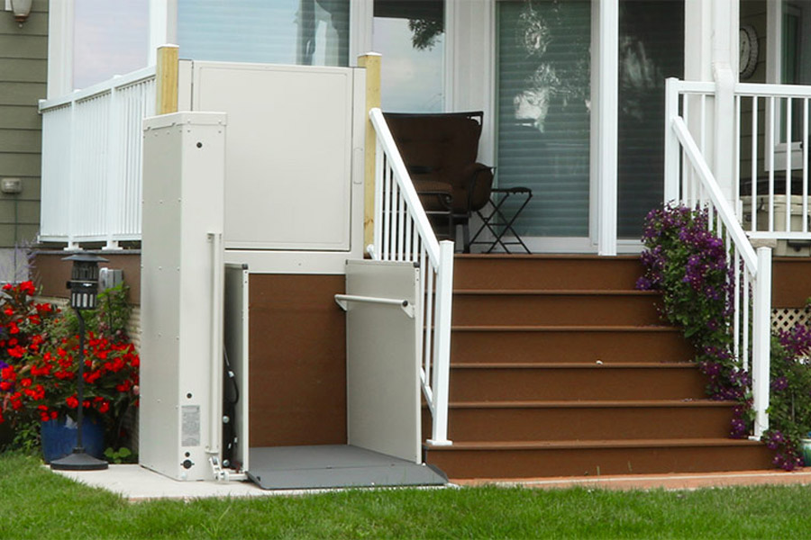 Bruno VPL porch lift image on Bedco Mobility website